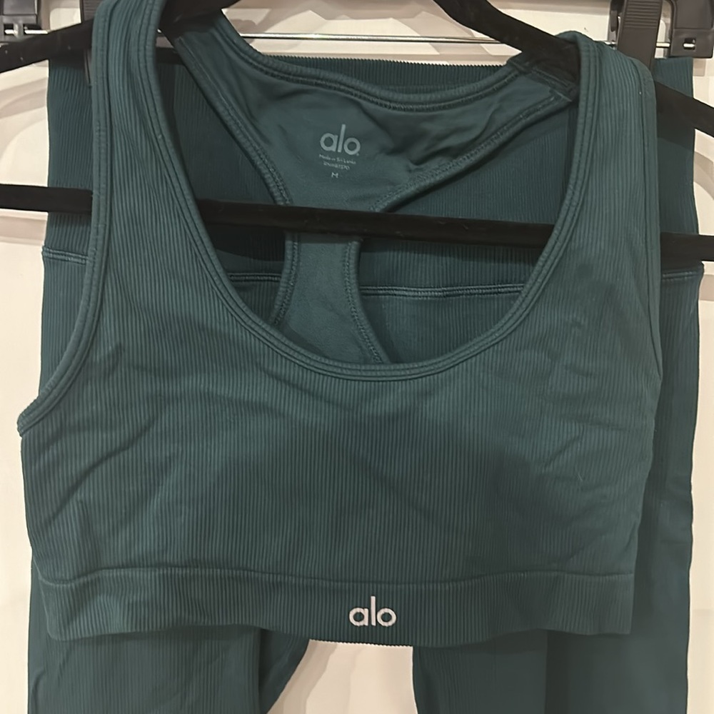 Seamless High-Waist Ribbed Legging & Sports Bra